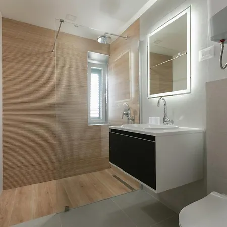 Sea Pearl In Centar * Makarska